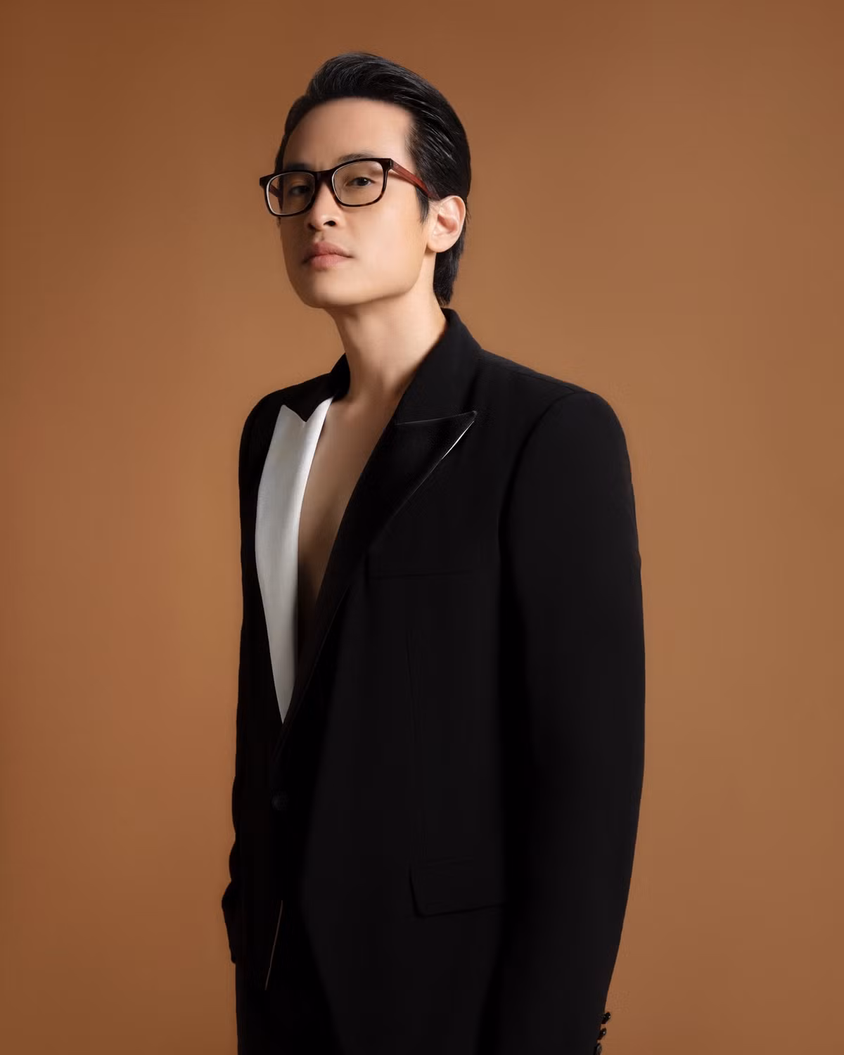 Diem mat 7 “hitmakers” Viet cung Charlie Puth “khuay dao” san khau 8Wonder