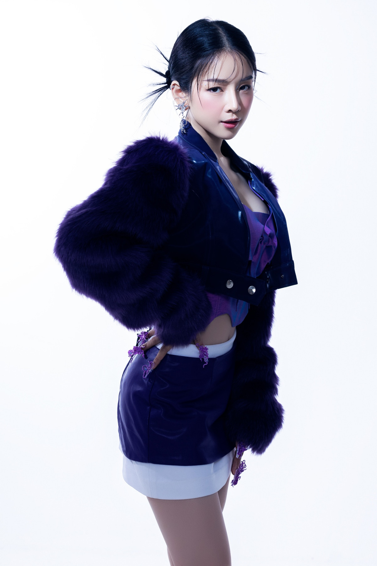 Diem mat 7 “hitmakers” Viet cung Charlie Puth “khuay dao” san khau 8Wonder-Hinh-7