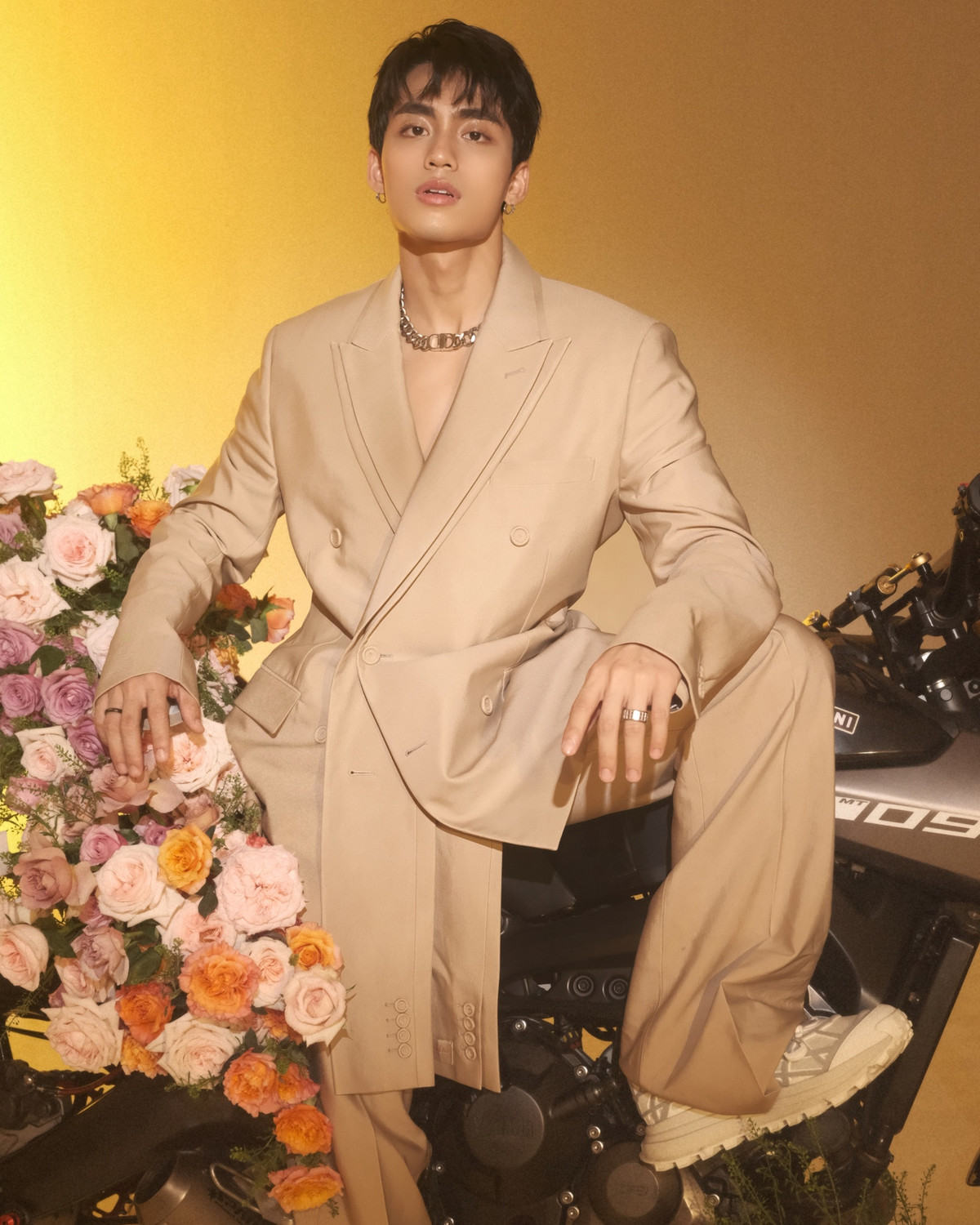 Diem mat 7 “hitmakers” Viet cung Charlie Puth “khuay dao” san khau 8Wonder-Hinh-4