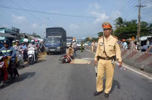 Nhung vu tai nan giao thong tham khoc tuan qua (25/10 - 31/10/2015)-Hinh-7