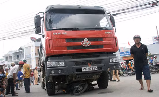 Nhung vu tai nan giao thong tham khoc tuan qua (25/10 - 31/10/2015)