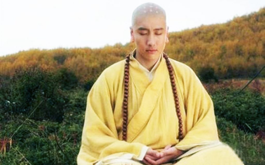 Trước bí ẩn này, các chuyên gia đã vào cuộc tìm hiểu. Họ tìm kiếm các sử liệu, ghi chép nhằm giải mã lý do các cao tăng có các nốt chấm tròn trên đỉnh đầu.