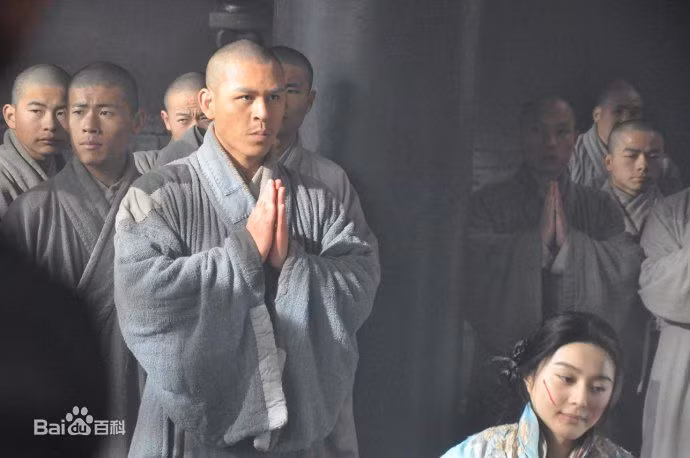 Sau khi trải qua vài tháng học tập rồi thông qua các bài kiểm tra, thử thách, các hòa thượng đạt tiêu chuẩn thì mới có nốt chấm đầu tiên trên đỉnh đầu. Chấm đầu tiên này được gọi là "thanh tâm", thể hiện rằng người này đã trở thành hòa thượng, cần phải vượt qua cửa ải "thanh tâm quả dục".