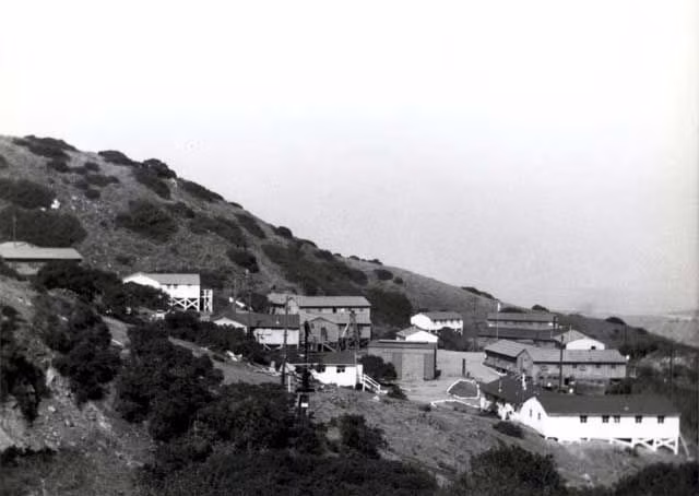 Một nhiệm vụ huấn luyện quan trọng khác của lính biệt kích Mỹ là các bài tập chui sâu vào lãnh thổ của kẻ địch bằng đường biển để hoạt động do thám và phá hoại.