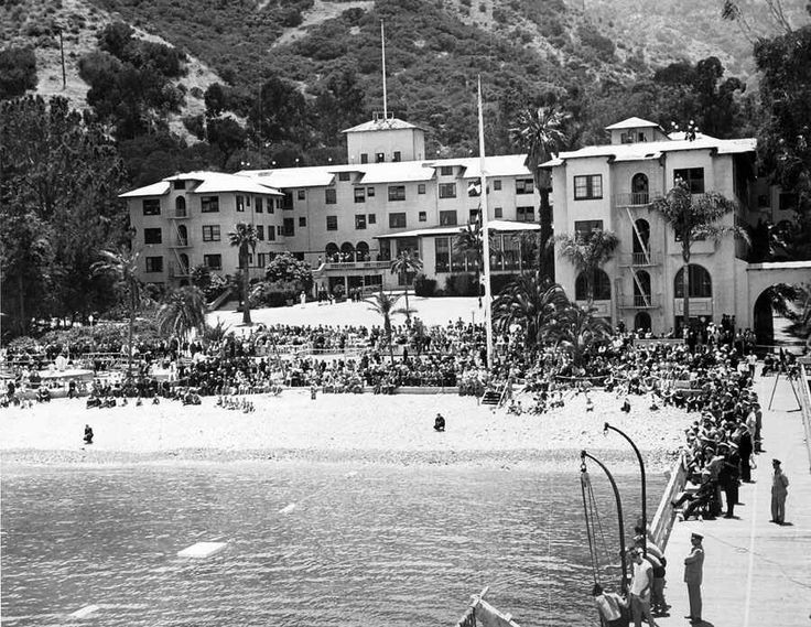 Những lính biệt kích này luôn ở trong trạng thái cảnh giác cao độ dù đang huấn luyện bởi Santa Catalina nằm cách thành phố Los Angeles dưới 50 dặm.