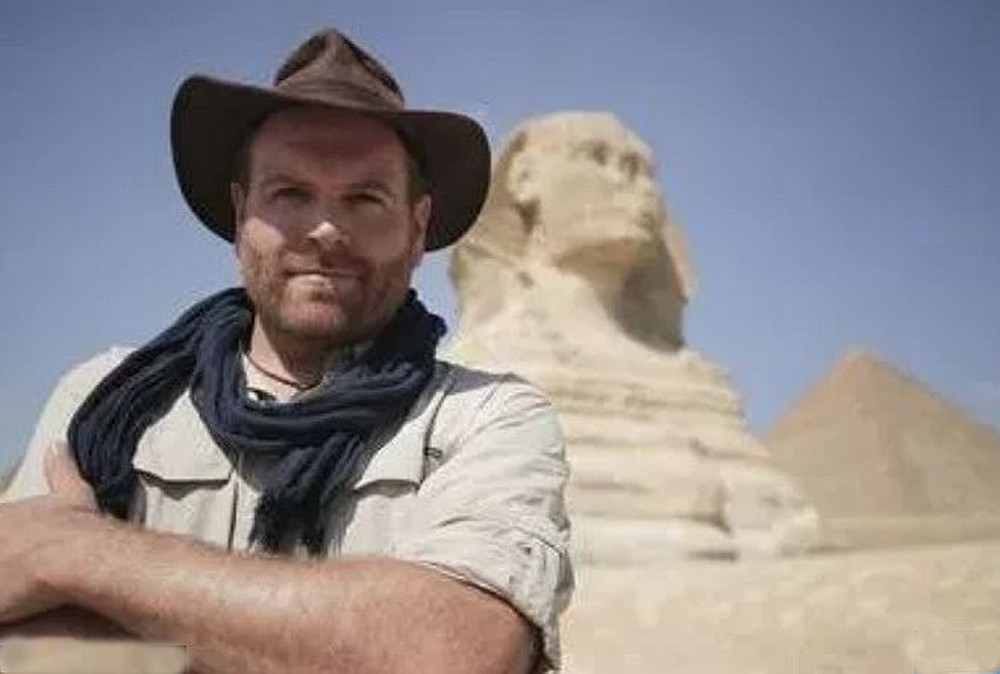 Chris Jacobs là người dẫn chương trình truyền hình nổi tiếng cũng tham gia sự kiện đặc biệt trên.