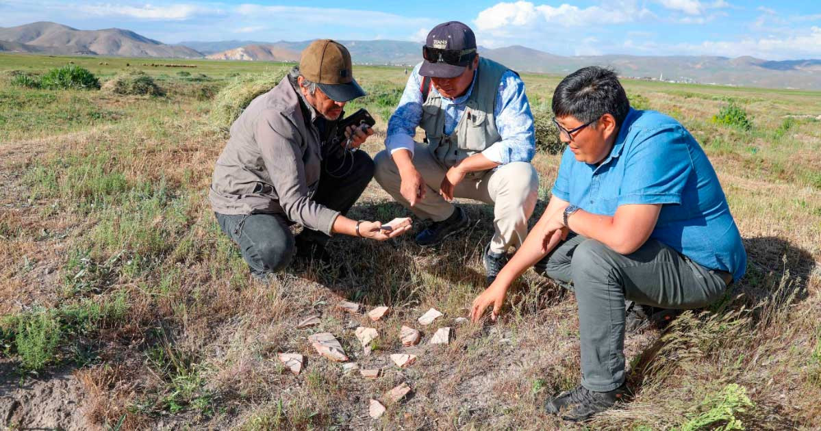 Sự thống nhất của đế quốc Mông Cổ chấm dứt vào năm 1259 sau cái chết của Mông Kha - người cháu khác của Thành Cát Tư Hãn.