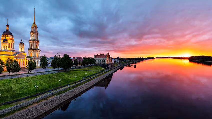 Xứ sở Bạch Dương có khoảng 100.000 con sông. Trong số này có nhiều con sông dài với trữ lượng nước lớn.