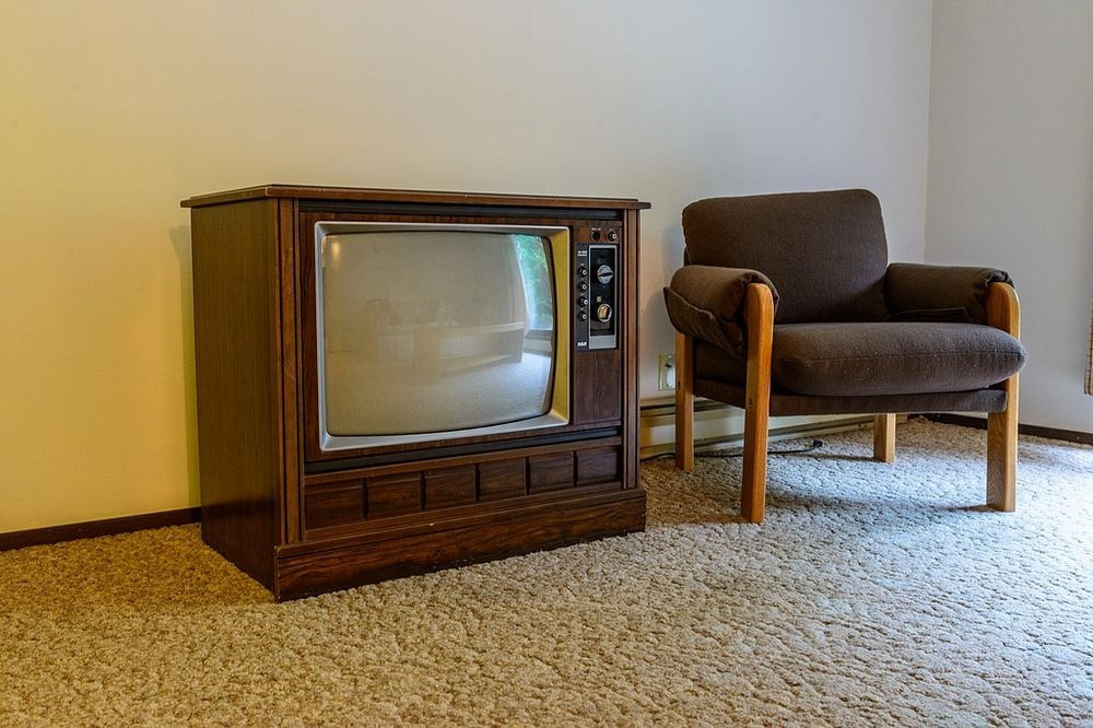 Thế nhưng, khi thị trường molybdenum bị giảm sút trầm trọng, người dân dần rời bỏ thị trấn Kitsault để đến nơi khác bắt đầu cuộc sống mới.