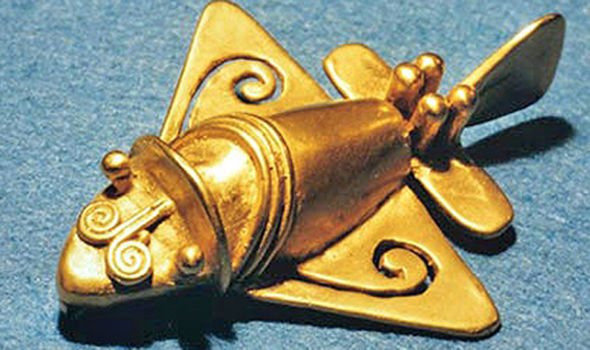 Một số bức tượng nhỏ bằng vàng của người Inca được khai quật tại khu vực Nam Mỹ khiến giới chuyên gia kinh ngạc bởi nó có hình dáng giống máy bay.