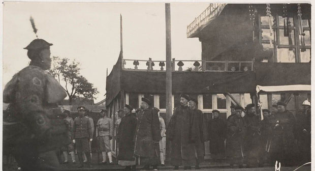 Cụ thể, lễ tang của Từ Hy Thái Hậu kéo dài trong 5 ngày với nhiều lễ nghi dành cho người phụ nữ tôn quý và quyền lực nhất nhà Thanh khi ấy.