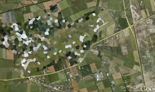 Google Maps che mờ căn cứ không quân Volkel. Nơi đây được cho là nơi cất giữ bom nguyên tử với số lượng khoảng 22 quả.