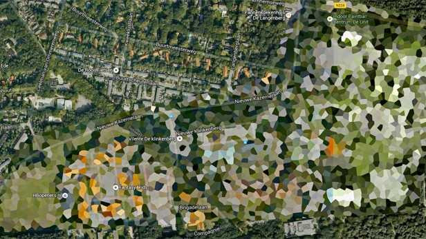 Khu vực ngoại ô thành phố Ede ở Hà Lan là một trong những địa điểm được Google Maps làm mờ. Được đánh dấu là “Fantasy4Kids” - một trung tâm giải trí dành cho trẻ em nhưng nhiều người hoài nghi đây có thể là vị trí của một Sở chỉ huy và kiểm soát bí mật.