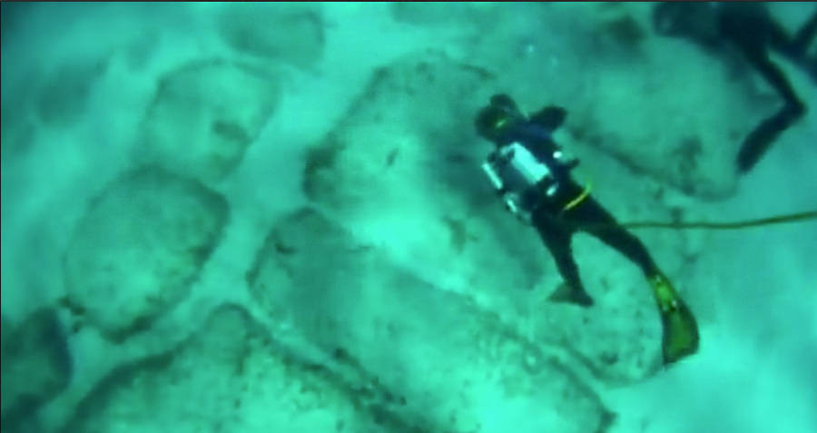 Theo các chuyên gia, con đường này có niên đại vào khoảng năm 10.000 trước Công nguyên. Nhiều người suy đoán đây có thể là những gì còn sót lại của nền văn minh cổ xưa.