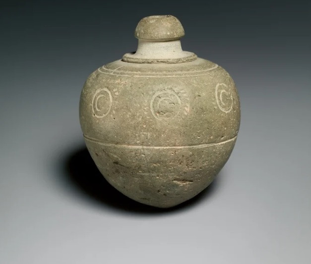 Trong các cuộc khai quật ở Jerusalem, Israel, các nhà khảo cổ đã tìm thấy một số bình gốm thời Trung cổ. Bằng phương pháp xác định niên đại, những cổ vật này được tạo ra cách đây khoảng 900 năm.