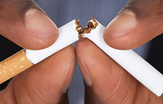 Bhutan là quốc gia duy nhất trên thế giới cấm buôn bán và sử dụng thuốc lá. Luật này có hiệu lực từ năm 2004.