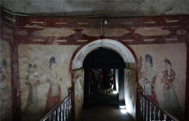 Theo sử sách, công chúa Vĩnh Thái là một mỹ nhân tuyệt sắc và được vua cha yêu thương, chiều chuộng. Khi đến tuổi kết hôn, bà được sắp xếp hôn sự với Ngụy công Võ Diên Cơ.