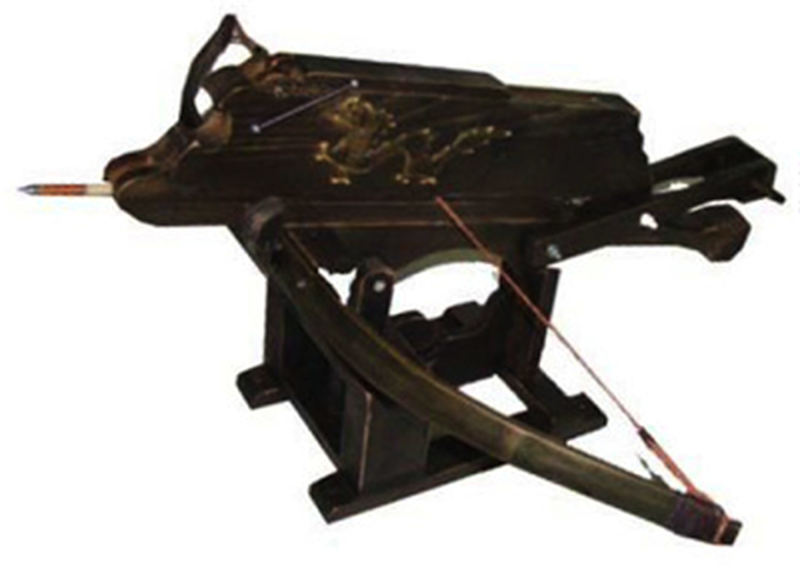 Do vậy, binh sĩ sử dụng nỏ có thể bắn hạ kẻ địch ở khoảng cách xa hoặc khiến kẻ thù bị thương khi trúng "cơn mưa tên".