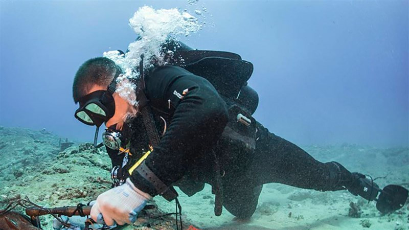 Đây là lần thứ hai trong năm 2022 tuyến cáp biển APG gặp sự cố. Trước đó, tuyến cáp này gặp sự cố trên phân đoạn S1.7, cách trạm cập bờ Singapore khoảng 910 km. Từ ngày 22/4, sau khi cấu hình lại nguồn, tuyến cáp quang biển quốc tế APG đã khôi phục được 100% dung lượng trên tuyến.