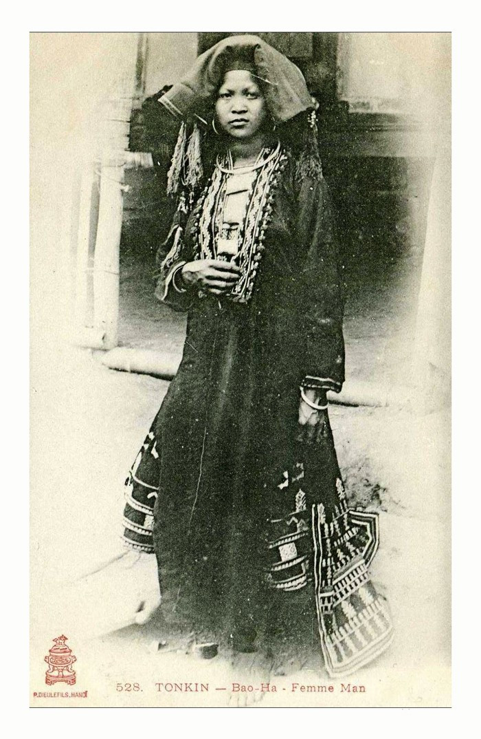 Chân dung một phụ nữ người Mán ở Bảo Hà, Bảo Lộc, tỉnh Lào Cai.