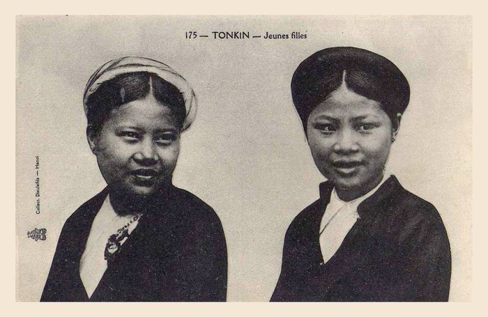 Vẻ đẹp trong trẻo của hai phụ nữ Việt Nam.