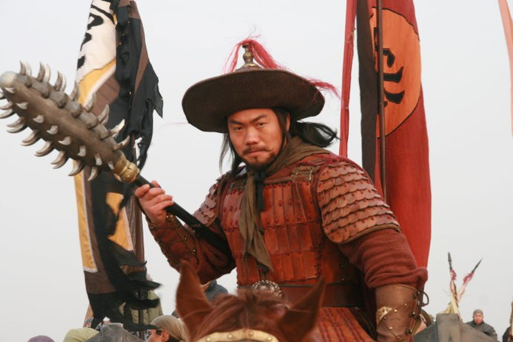 Trong 108 anh hùng Lương Sơn Bạc, Tần Minh là một trong những nhân vật được biết đến nhiều nhất. Ông là một trong 5 vị tướng giỏi nhất Lương Sơn Bạc. Khi giao chiến với kẻ địch, Tần Minh thường sử dụng binh khí cực lợi hại là Lang Nha Bổng.