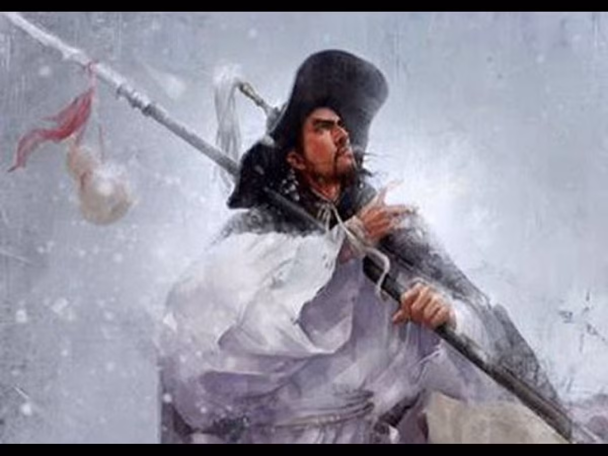 Thêm nữa, việc có 2 loại lưỡi giúp Lâm Xung có lợi thế khi đỡ binh khí đối thủ. Nếu người nào bị Bát xà mâu đâm trúng thì sẽ có những vết thương nghiêm trọng do mất máu nhiều.