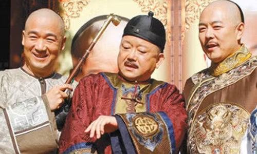 Ngay năm đầu tiên khi vua Gia Khánh lên ngôi, Kỷ Hiểu Lam được thăng chức Thượng thư Bộ Binh. Vào năm Gia Khánh thứ hai, ông được phong chức Thượng thư Bộ Lễ và sau đó là Thái tử thiếu bảo.