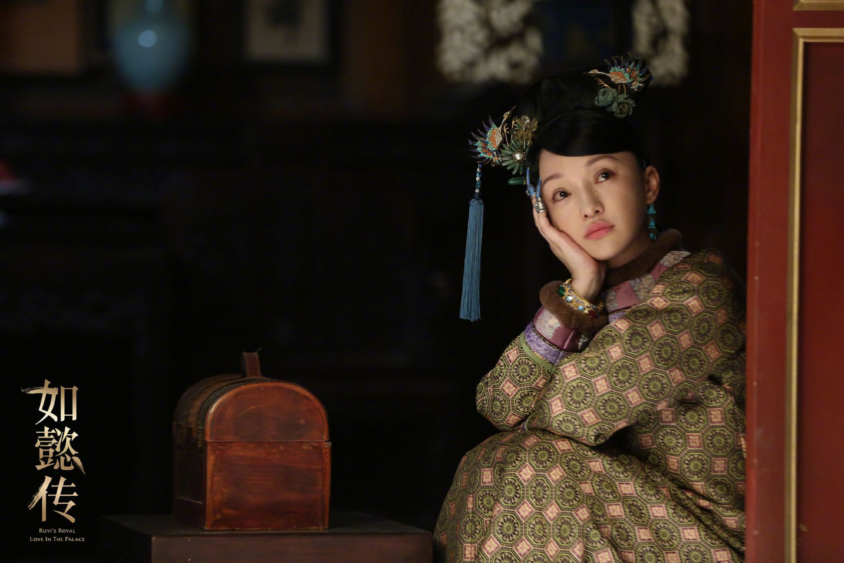 Theo "Thanh Đại Dã Ký", các Hoàng đế triều nhà Thanh sẽ có một thái giám đặc biệt đảm nhận nhiệm vụ ghi chép "nhật ký thị tẩm", đó chính là thái giám ở Kính sự phòng. Mỗi nhóm thái giám ở Kính sự phòng sẽ chịu trách nhiệm một sinh hoạt hằng ngày của Hoàng đế, kể cả việc thị tẩm phi tần.