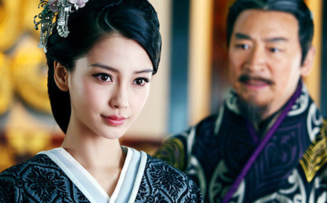 Lúc ghi chép cần phải chú ý xem đối tượng trước mặt là ai. Nếu đó là Hoàng đế và Hoàng hậu, thái giám không nên hỏi thêm mà chỉ cần ghi lại ngày, tháng, năm thị tẩm và đặc biệt là thời gian thị tẩm cũng phải ghi chú chi tiết.