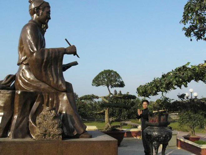 Năm 1556, Trịnh Kiểm định cướp ngôi nhà Lê, bèn sai người tìm đến Nguyễn Bỉnh Khiêm. Nghe theo lời khuyên của Trạng Trình "giữ chùa thờ Phật thì ăn oản", Trịnh Kiểm bèn đi tìm người trong tôn thất nhà Lê, lập làm vua.