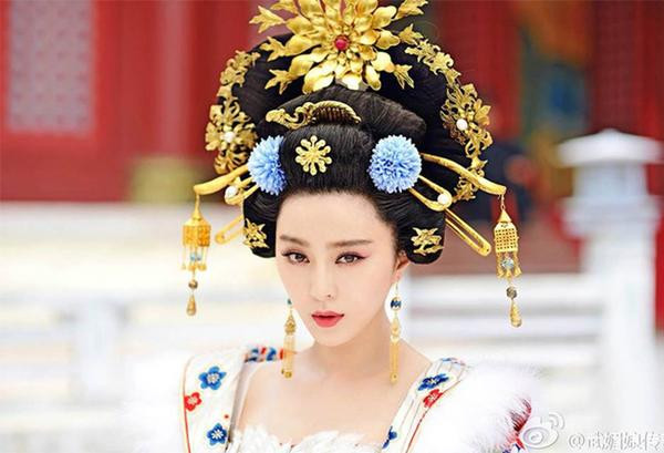 Biết rõ tình cảm của Ngư Huyền Cơ và cũng biết rõ ranh giới giữa thầy và trò, Ôn Đình Quân quyết định giới thiệu Ngư Huyền Cơ cho trạng nguyên Lý Ức. Lý Ức sau đó đã hỏi cưới nàng làm thiếp.