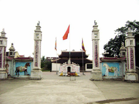 Sau khi dựng cờ khởi nghĩa, Mai Thúc Loan cho xây thành lũy, lập kinh đô Vạn An (thuộc xã Vân Diên và thị trấn Nam Đàn hiện nay), tích cực rèn tập tướng sĩ. Cuộc nổi dậy của ông nhận được sự hưởng ứng rộng rãi trong nước và có cả sự liên kết với Lâm Ấp và Chân Lạp.