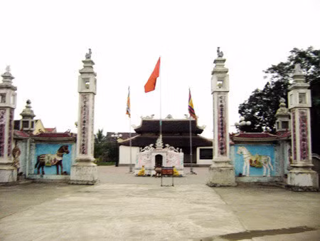 Sau khi dựng cờ khởi nghĩa, Mai Thúc Loan cho xây thành lũy, lập kinh đô Vạn An (thuộc xã Vân Diên và thị trấn Nam Đàn hiện nay), tích cực rèn tập tướng sĩ. Cuộc nổi dậy của ông nhận được sự hưởng ứng rộng rãi trong nước và có cả sự liên kết với Lâm Ấp và Chân Lạp.