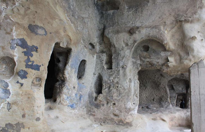  Thành phố hang động Uplistsikhe, Georgia: Thành phố cổ đáng kinh ngạc này có đầy đủ lối đi, gian phòng, cầu thang, được chạm khắc trong đá sa thạch. Thành phố xây dựng từ năm 1.000 trước Công nguyên và phát triển mạnh mẽ cho đến tận thế kỷ 12. Hiện nay Uplistsikhe đã được UNESCO công nhận là Di sản Thế giới.