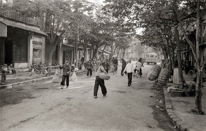 Rung rung ngam Ha Noi nhung nam 1980 qua nuoc anh den trang