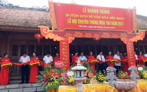 Dù có công lớn trong kháng chiến chống quân Mông - Nguyên xâm lược, Yết Kiêu chưa từng được phong quan. Cuộc đời ông chỉ làm gia nô trung thành của Hưng Đạo Vương Trần Quốc Tuấn. Theo các nhà nghiên cứu, việc Yết Kiêu không được phong quan bởi ông không muốn tham gia quan trường.