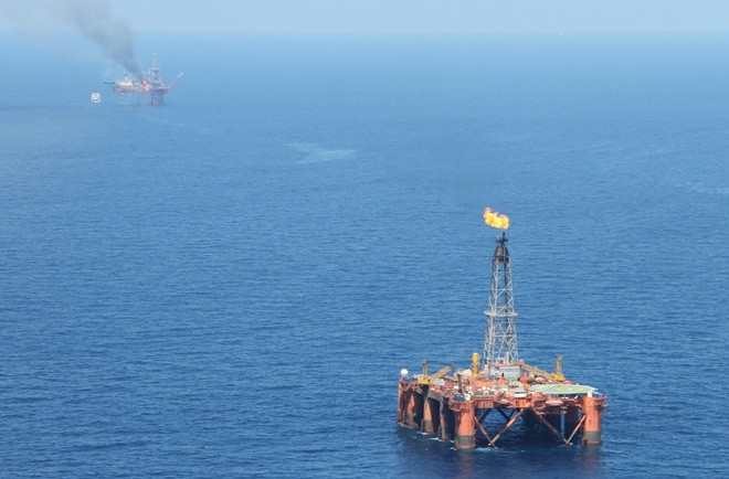 Bà Rịa - Vũng Tàu là tỉnh nổi tiếng của nước ta về trữ lượng dầu mỏ với các mỏ nổi tiếng như Rồng, Bạch Hổ, Đại Hùng.