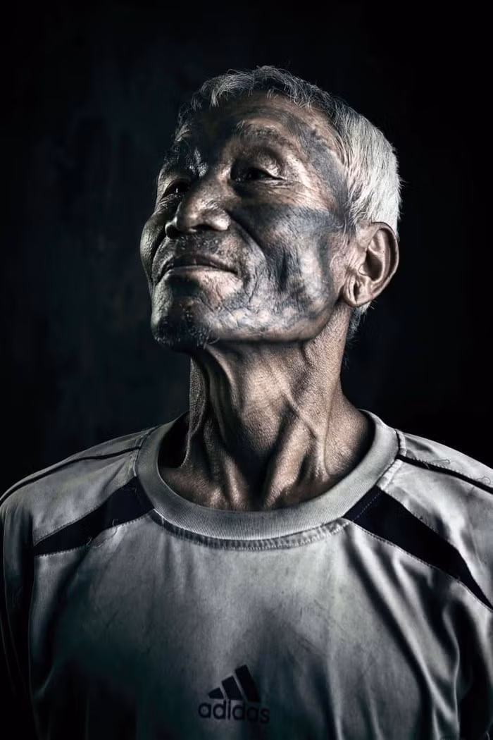 Phejin cho rằng không còn cơ hội để hồi sinh những truyền thống đã mất của bộ lạc cô. Phejin đang dịch tác phẩm của mình sang tiếng địa phương dù người Konyak không có chữ viết riêng.