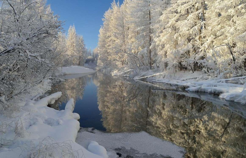  2. Sakha, Nga: Nằm ở phía đông bắc nước Nga, Sakha là vùng đất gần như biệt lập với bên ngoài bởi có rất ít du khách tới đây. Hầu hết người dân bản địa sống dọc theo sông Lena, nơi có khí hậu cực đoan bậc nhất hành tinh với nhiệt độ trung bình mùa đông là âm 46 độ C.