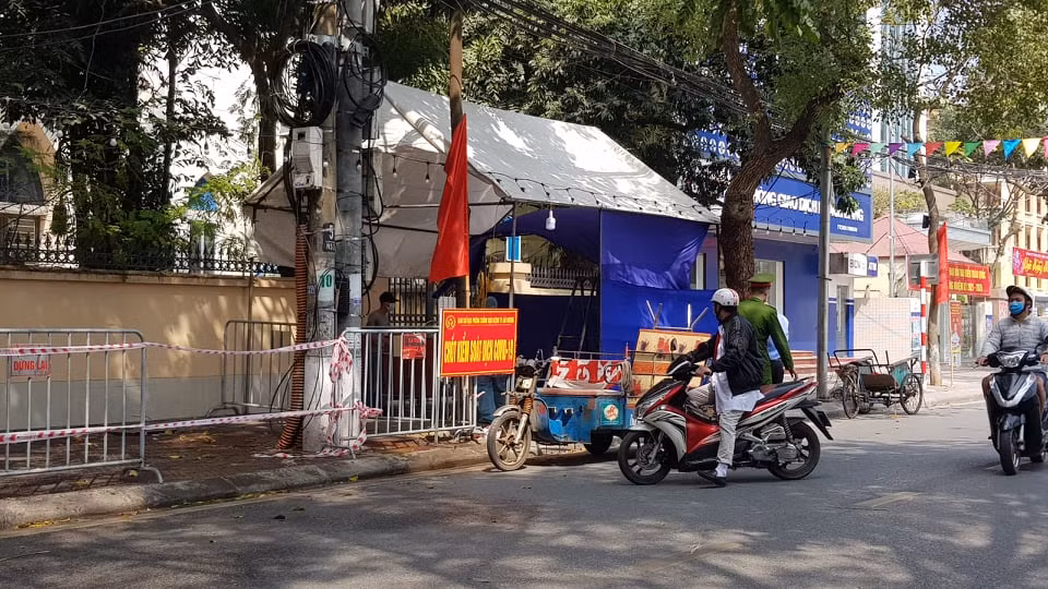 Hai Duong: Tron khai bao y te, hai vo chong bi phat 20 trieu dong