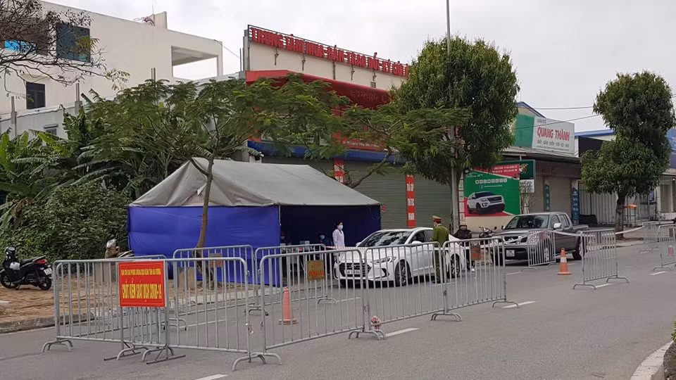 Dich COVID-19: Hai Duong kiem soat chat cac truong hop ra vao tinh-Hinh-2