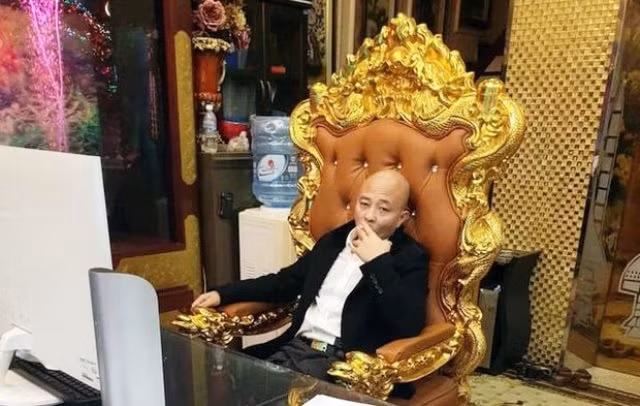 An chan tien hoa tang, Duong “Nhue” cuong doat gan 2,5 ty dong