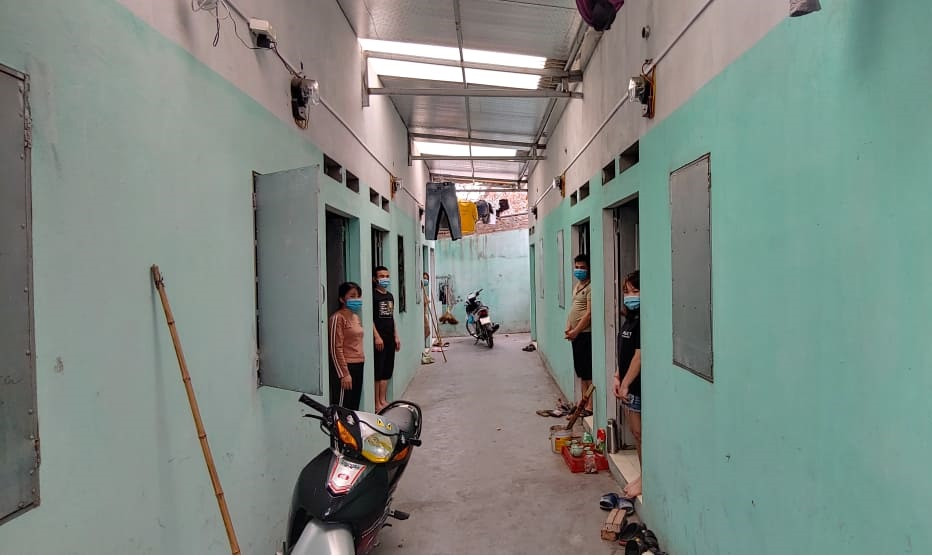 8.000 cong nhan trong khu phong toa o Hai Duong vui mung nhan duoc ho tro