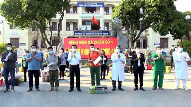 Hai Duong: Nam hoc sinh xet nghiem lan 4 moi duong tinh COVID-19