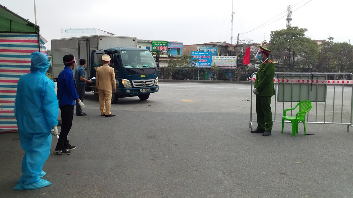 Hai Duong: Thuc hien phong, chong dich benh trong cac doanh nghiep la cap bach-Hinh-2