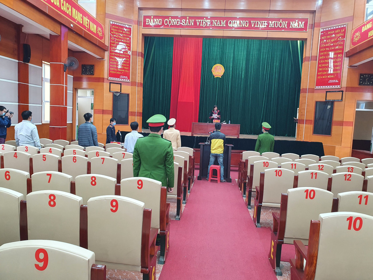 Hoạt động khởi tố, xét xử các vụ việc này được thực hiện rất kịp thời, trên tinh thần “thượng tôn pháp luật”, bảo đảm quyền và lợi ích hợp pháp của người thi hành công vụ, có sức răn đe, cảnh tỉnh, phòng ngừa cao nhưng cũng đầy tính nhân văn. Qua đó, góp phần không nhỏ vào việc hoàn thành xuất sắc nhiệm vụ của những người đang hằng ngày, hằng giờ phòng, chống COVID 19. 