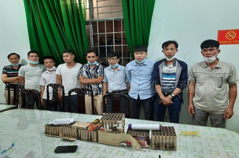 Cụ thể, phường Trảng Dài (19 vụ); Long Bình (18 vụ); Tam Phước (14 vụ); Tân Hiệp (09 vụ); Phước Tân (08 vụ); An Bình, Hố Nai, Long Bình Tân (mỗi nơi 07 vụ); Tân Hòa (06 vụ); An Hòa, Thống Nhất (mỗi nơi 05); Tân Vạn (03 vụ); Bửu Hòa, Tam Hiệp và Tân Phong (mỗi nơi 02 vụ); Hóa An, Quang Vinh, Tân Tiến, Tân Mai (mỗi nơi 01 vụ). Tang vật thu giữ: 04 hộp pháo hoa nổ chưa qua sử dụng, 62 hộp xác pháo hoa nổ đã qua sử dụng, 39 vên pháo banh và nhiều xác pháo khác.