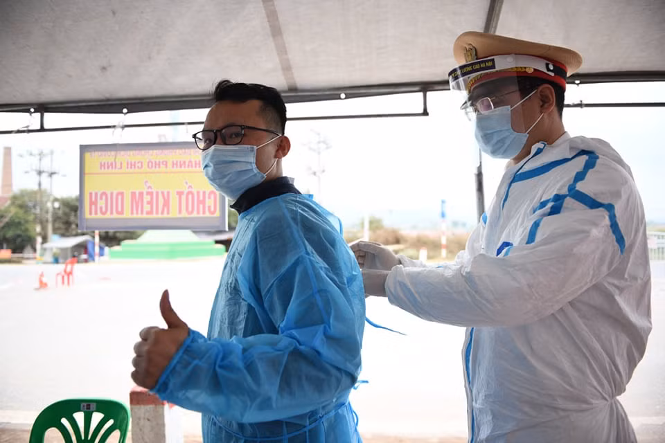 [e-Magazine] Nhung “chien si thong tin” don Tet trong tam dich COVID-19 o Hai Duong-Hinh-6