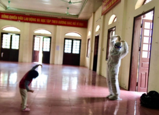 Cam on nhung “thien than khoac ao Blouse trang”-Hinh-2